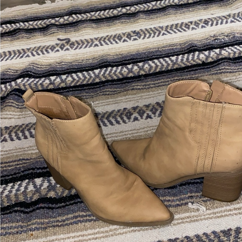 Universal thread booties